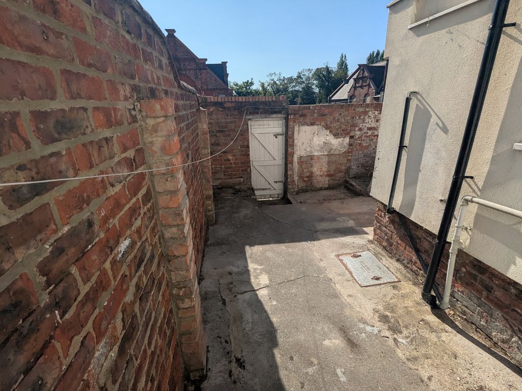 Property photo 3 of 21