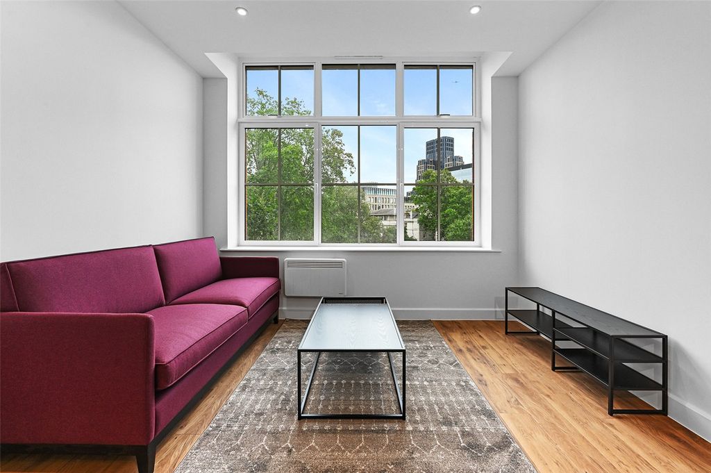 Property photo 1 of 10 Reception