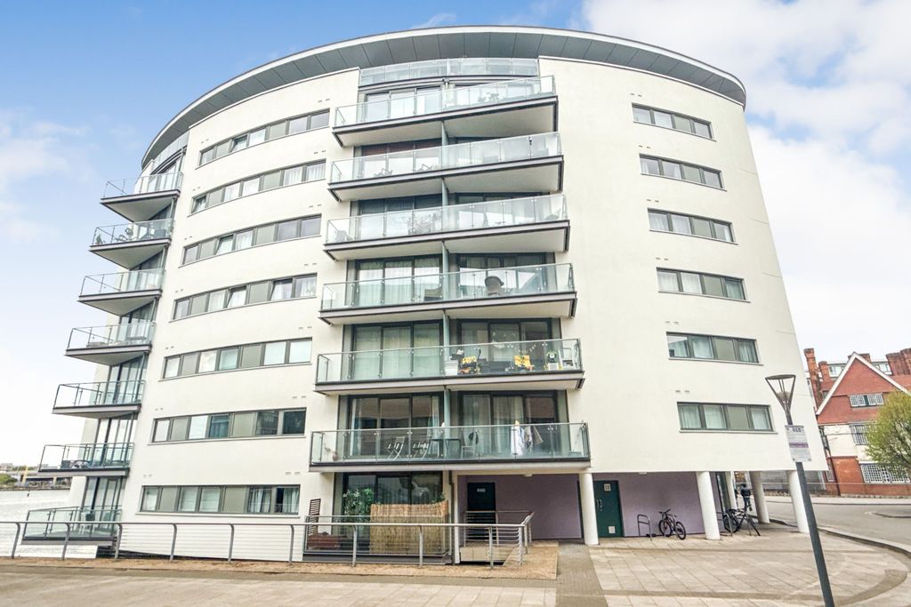 Property photo 1 of 7 604 The Mast, 2 Albert Basin Way, Canning Town, London E16 2Qz