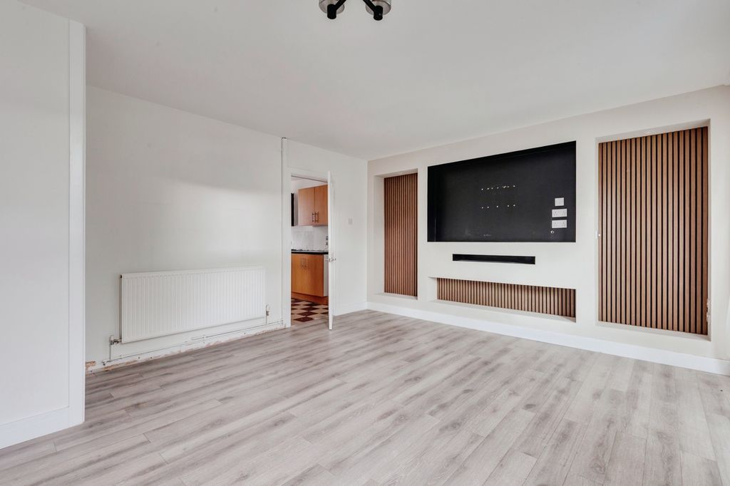 Property photo 2 of 18 Pbox-Img.Jpg