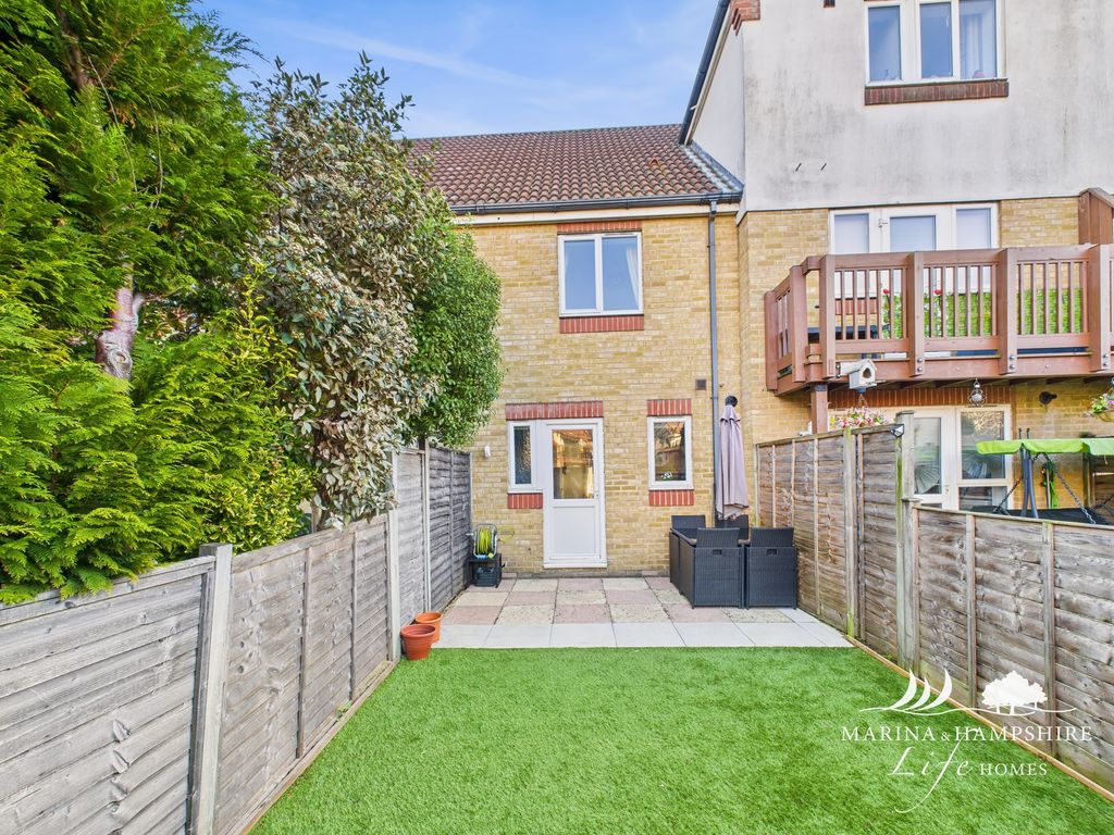 Property photo 2 of 26 Cam03915G0-Pr0024-Still015