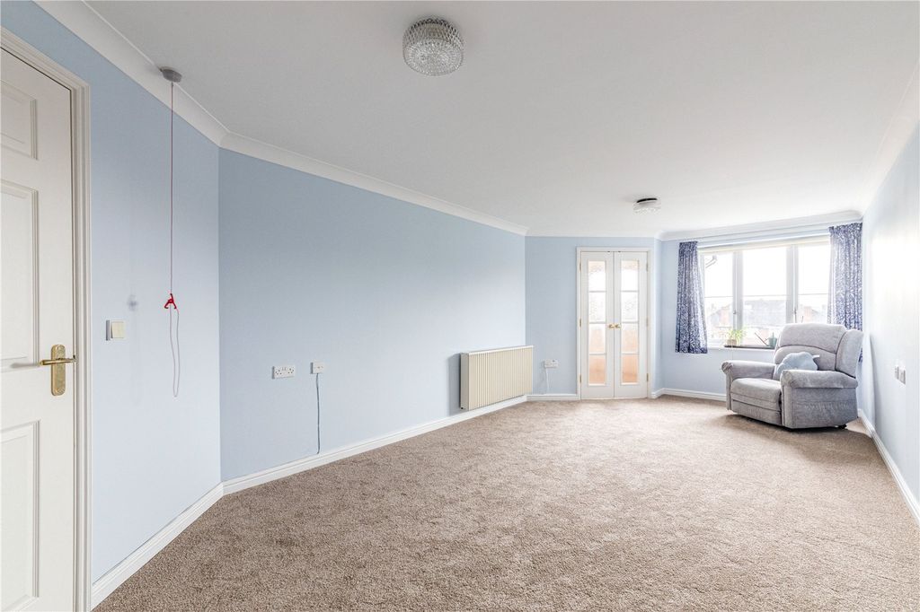 Property photo 2 of 19 Sitting Room