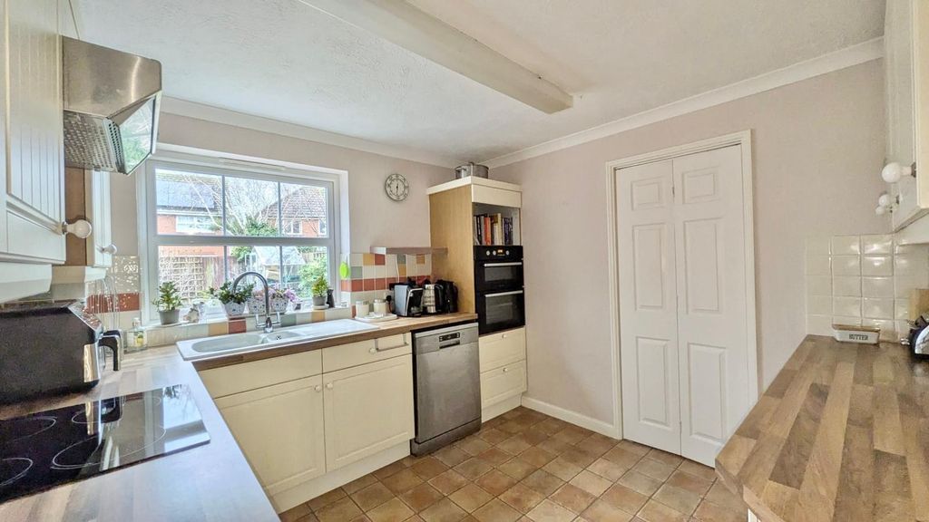 Property photo 3 of 21