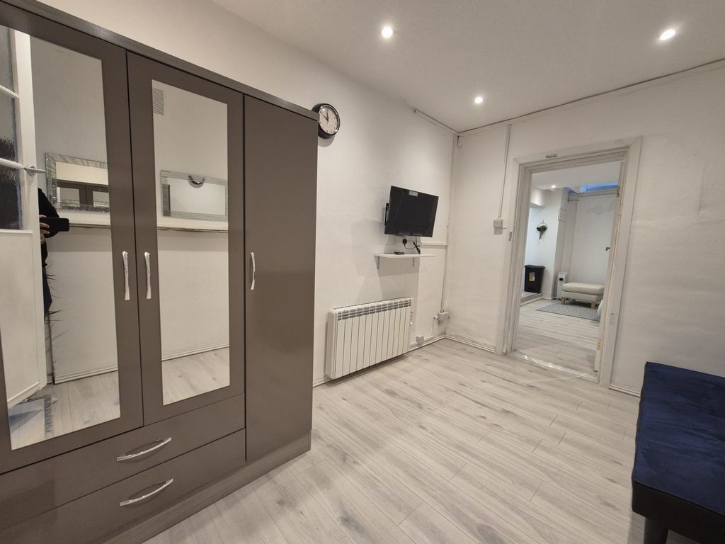 Property photo 2 of 5 Photo 2