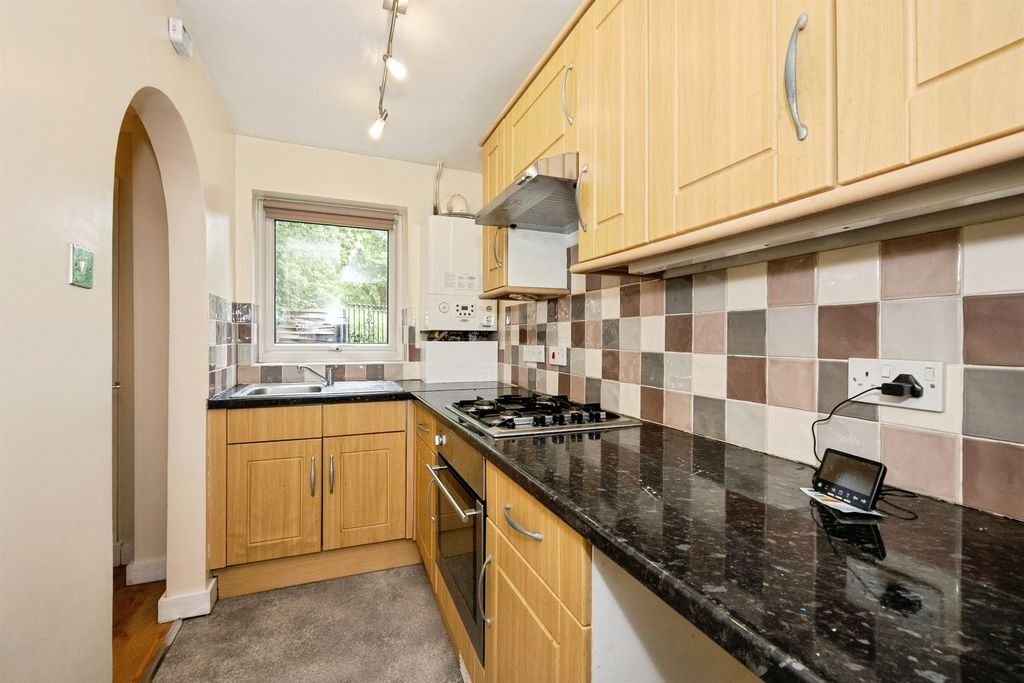 Property photo 3 of 12