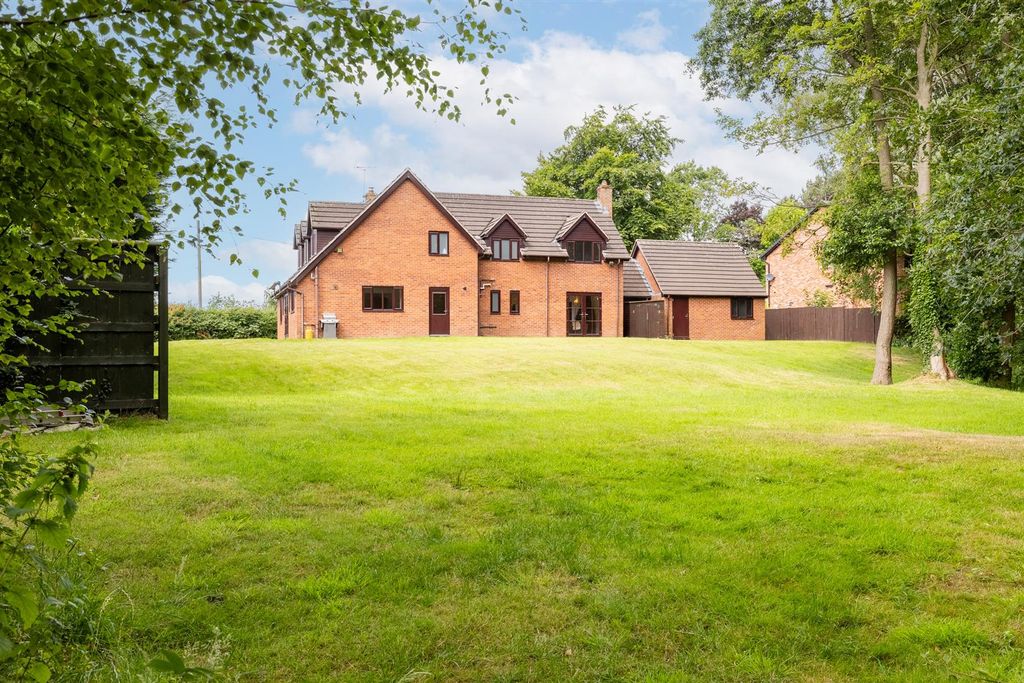 Property photo 2 of 37 Thespinney-37.Jpg