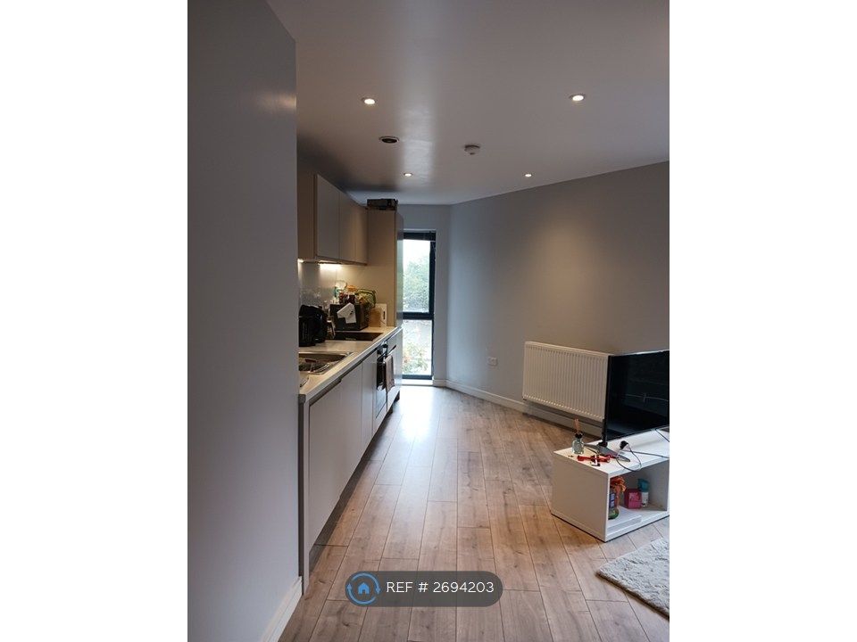 Property photo 2 of 11 Kitchen