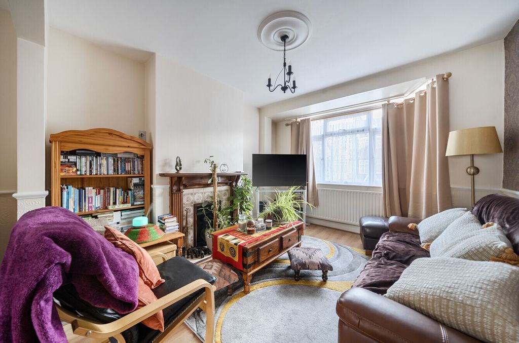 Property photo 2 of 14 Picture No. 15