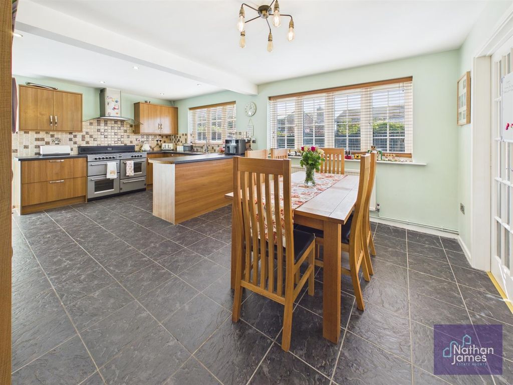 Property photo 2 of 22 Kitchen/Diner