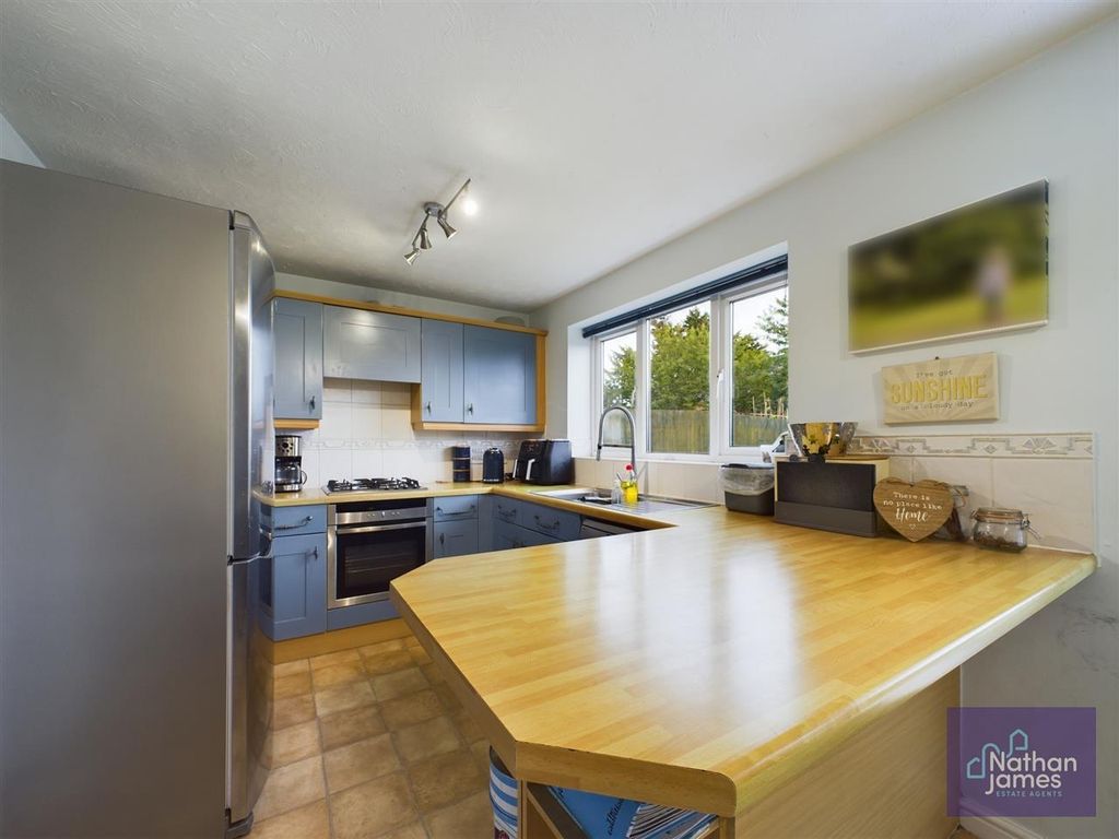 Property photo 3 of 13 Kitchen