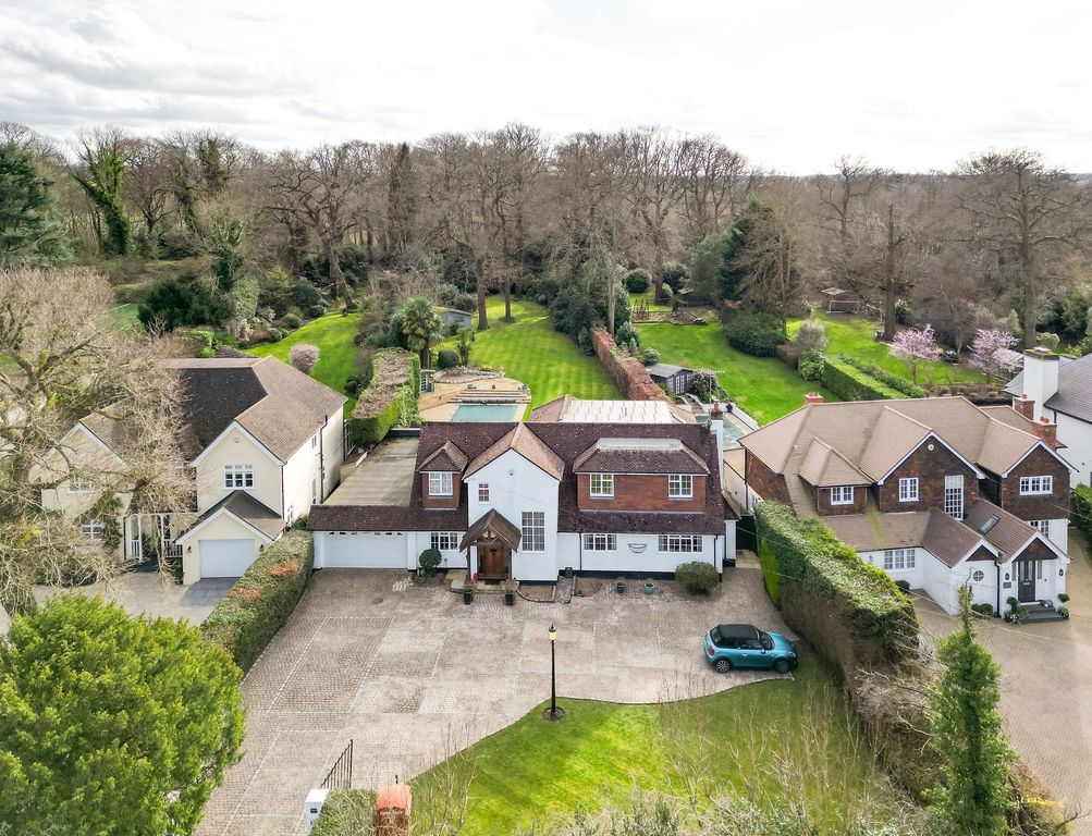 Property photo 1 of 28