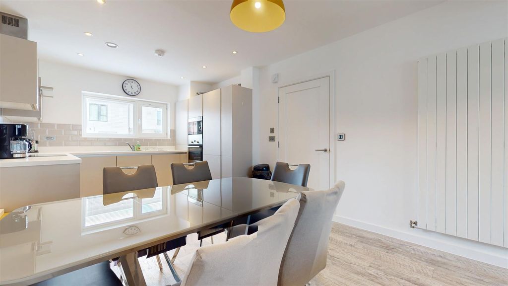 Property photo 3 of 22 06022025_135913.Jpg