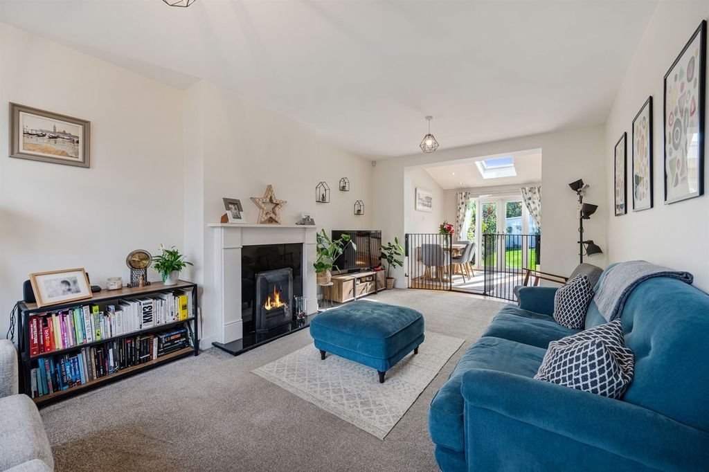 Property photo 3 of 23 Living Room