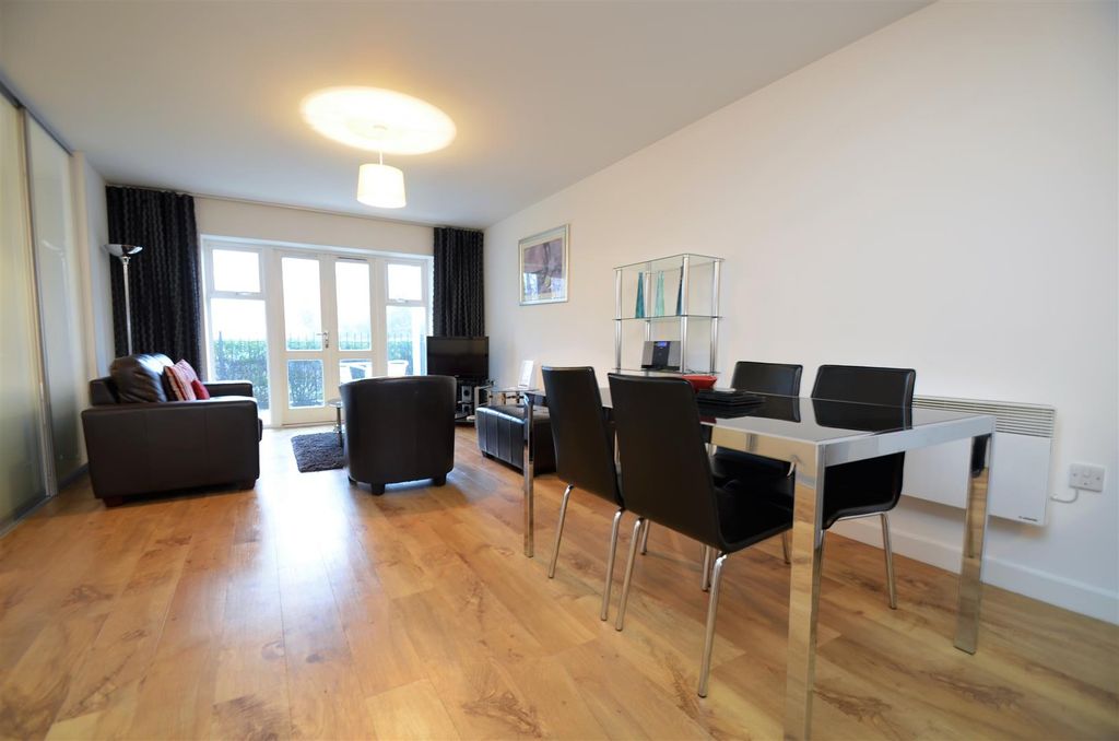 Property photo 2 of 11 Living Room