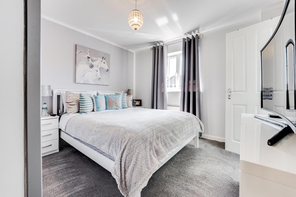 Property photo 3 of 29 34 Bunting Road, Corby-20.Jpg