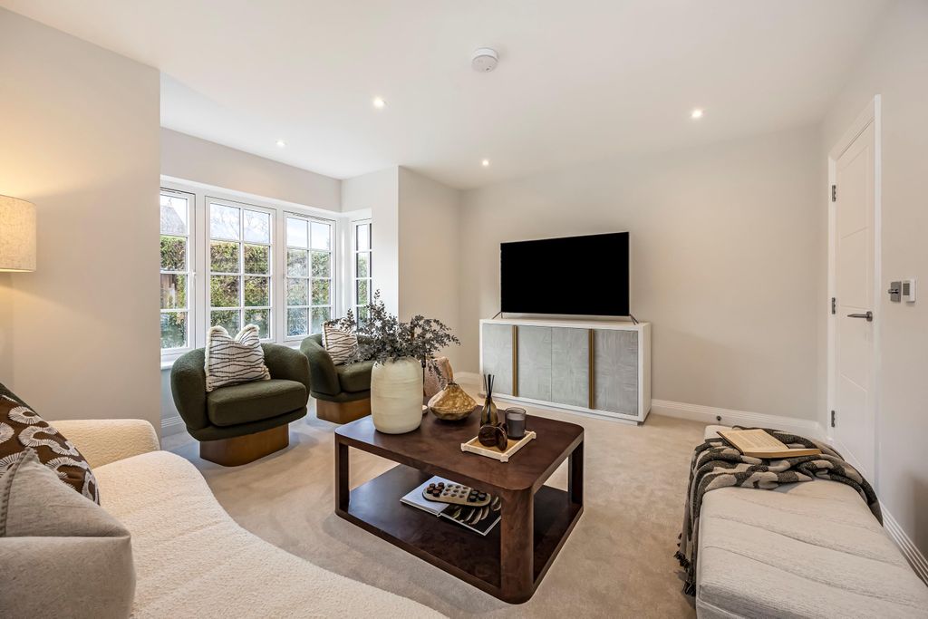 Property photo 3 of 24 Image