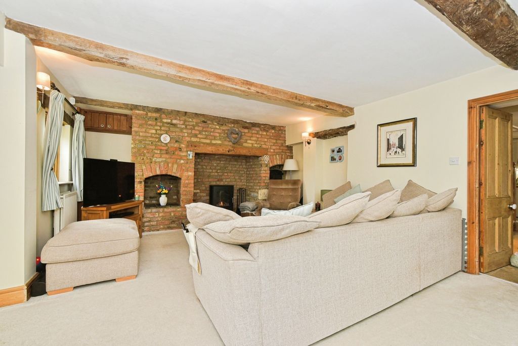 Property photo 3 of 34 Photo