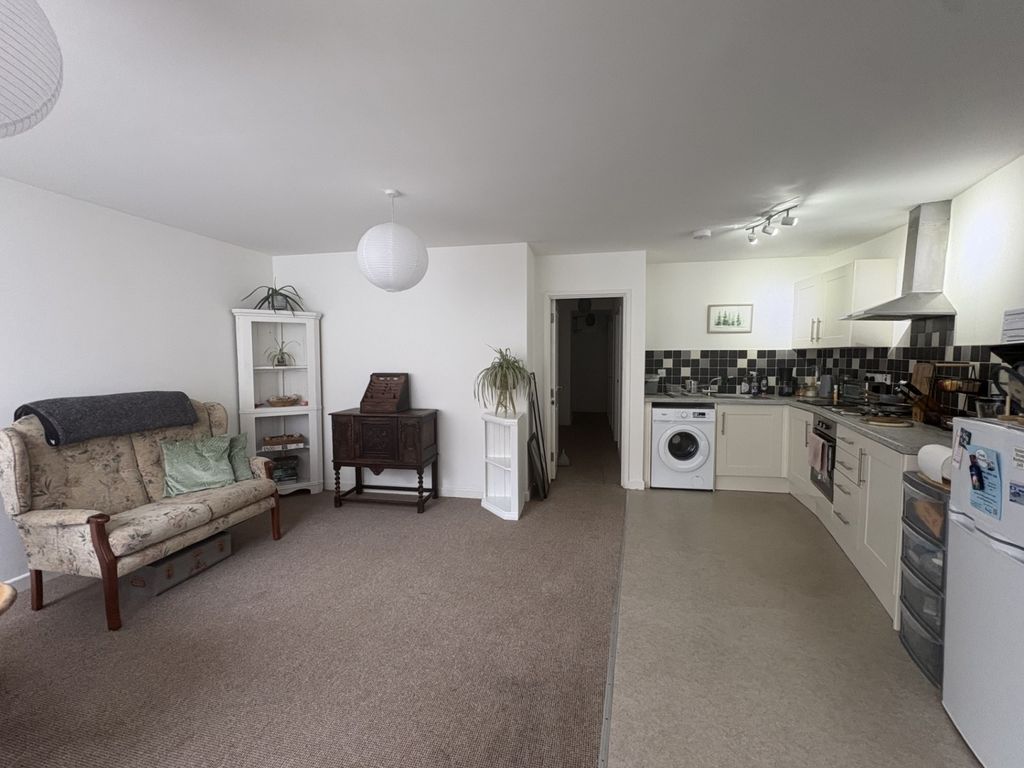 Property photo 3 of 6 4