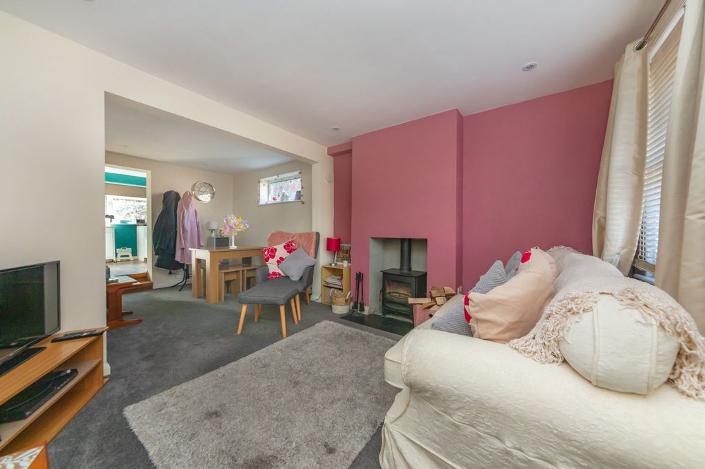 Property photo 2 of 15