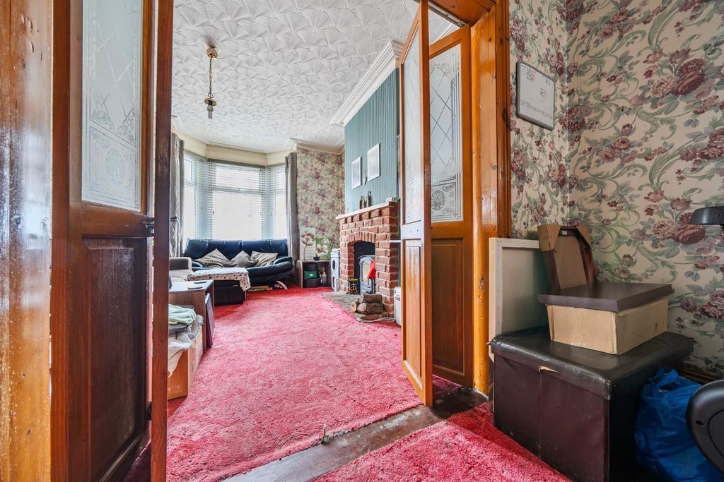 Property photo 3 of 18 1411086-13-699872Ed3Db54.Jpg