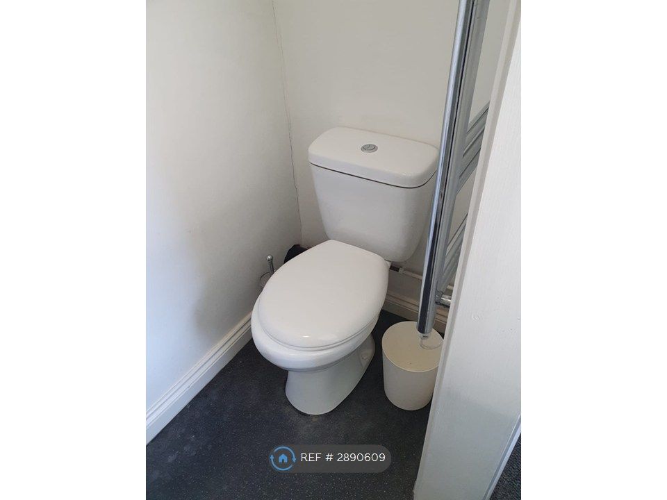 Property photo 2 of 7 Ensuite Toilet