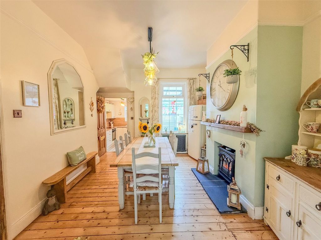 Property photo 3 of 12 Dining Area