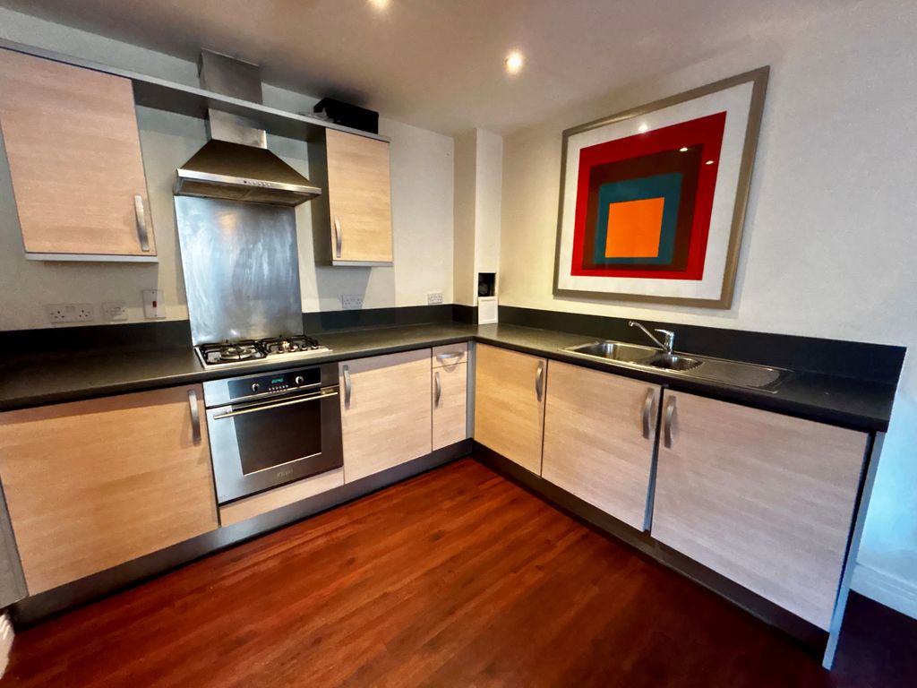 Property photo 1 of 4 Kitchen