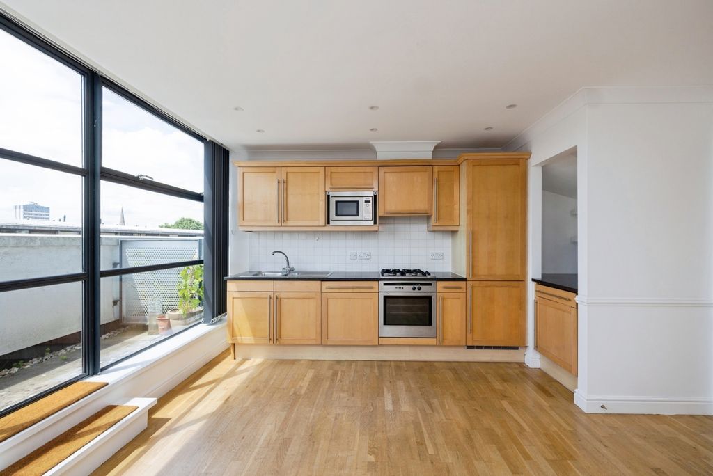 Property photo 1 of 25 Reception/Kitchen