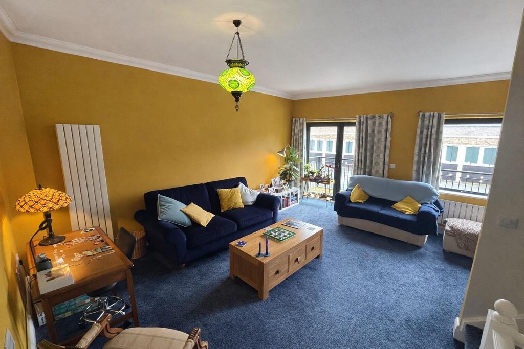 Property photo 2 of 20 Living Room