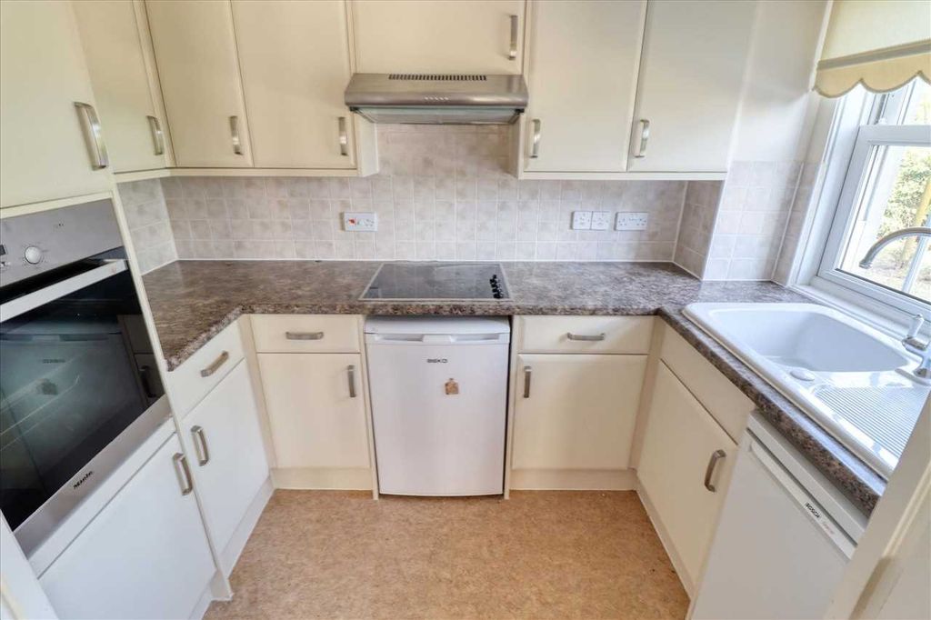 Property photo 3 of 9