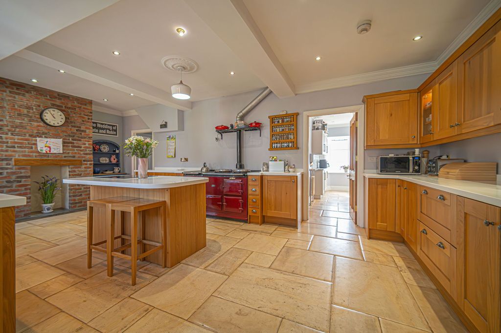 Property photo 3 of 56