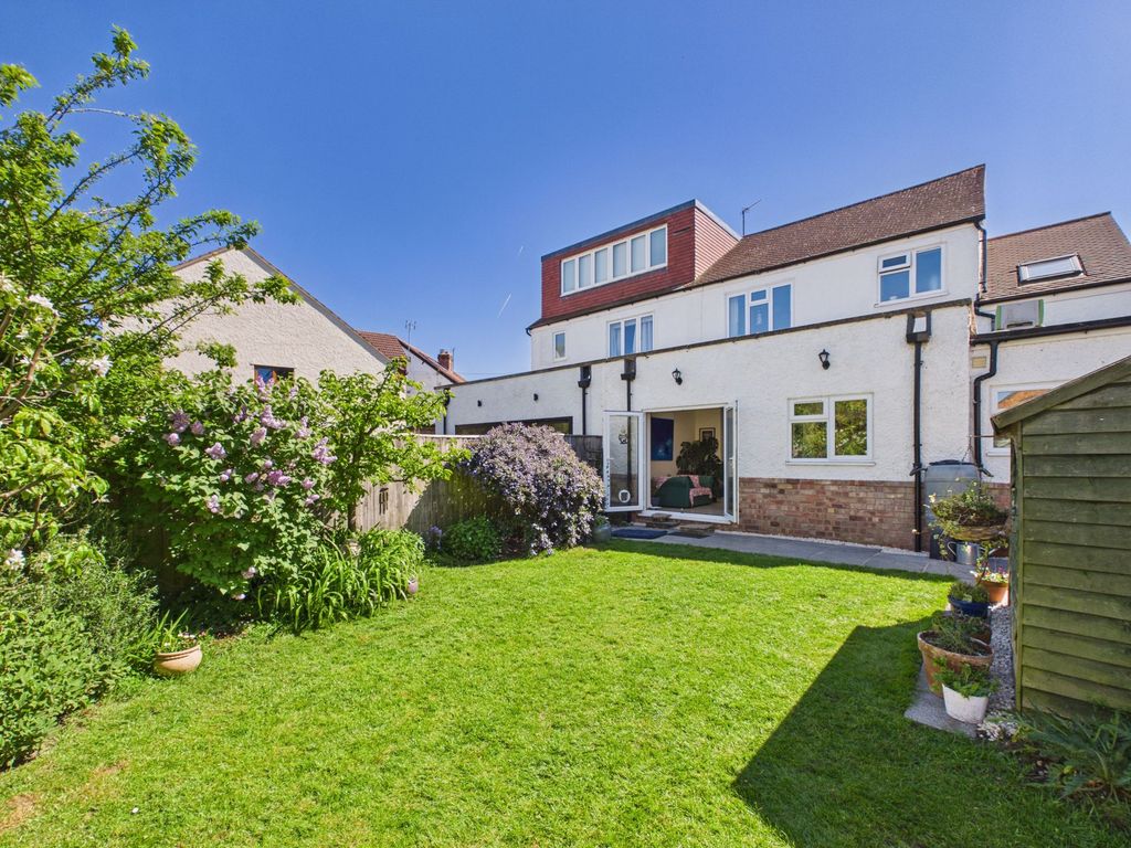 Property photo 1 of 33