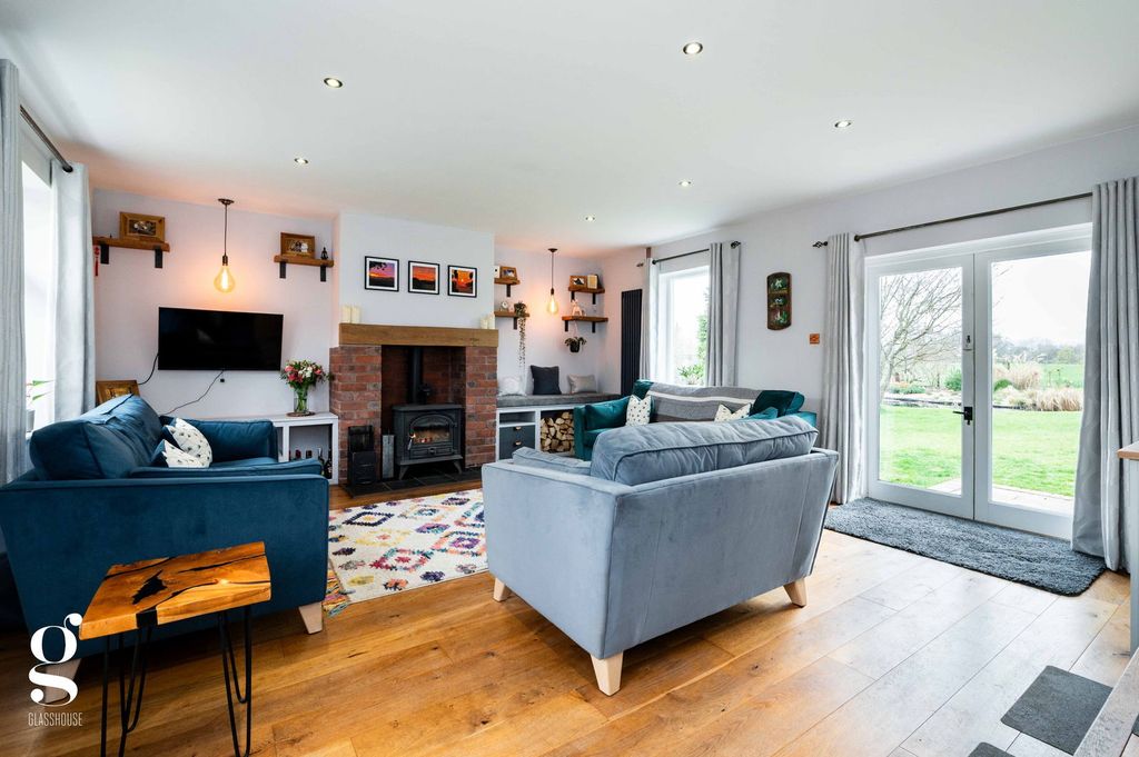 Property photo 2 of 49