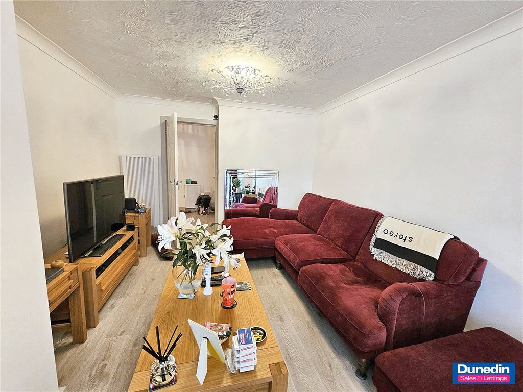 Property photo 3 of 14 Picture No. 05