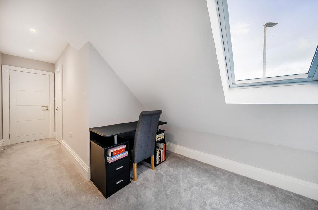 Additional image 10 of 2 bed flat for saleBell Lane, Brookmans Park AL9
