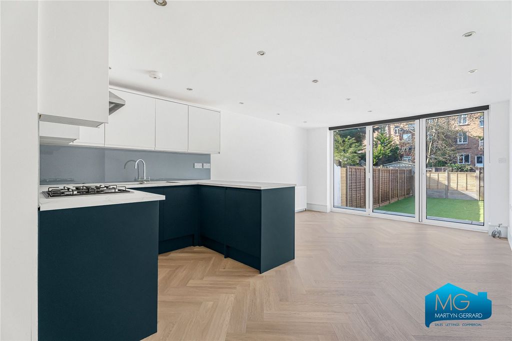 Property photo 2 of 21 Picture No. 39