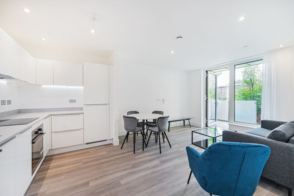 Property photo 2 of 10