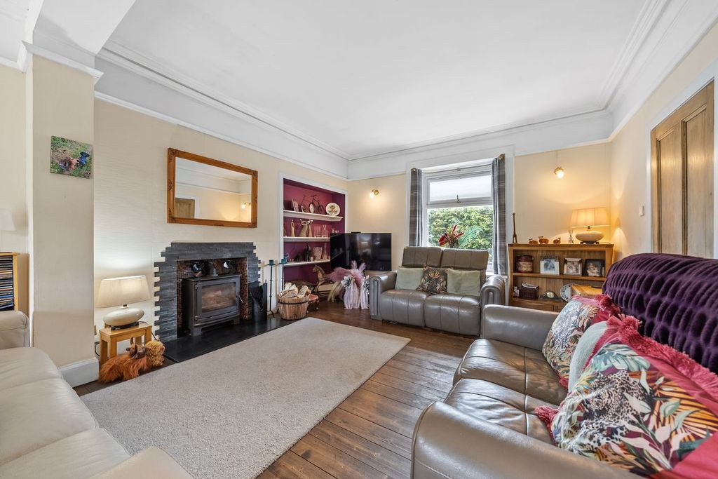 Property photo 2 of 38