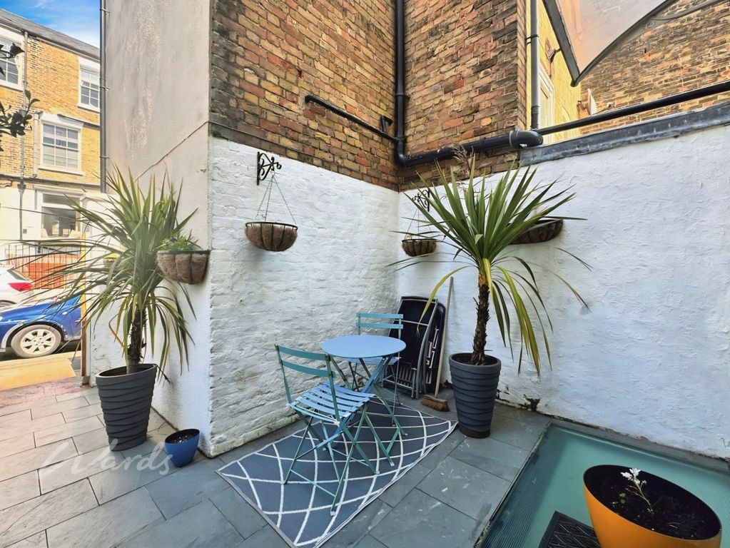 Property photo 1 of 11 Paragon Courtyard...