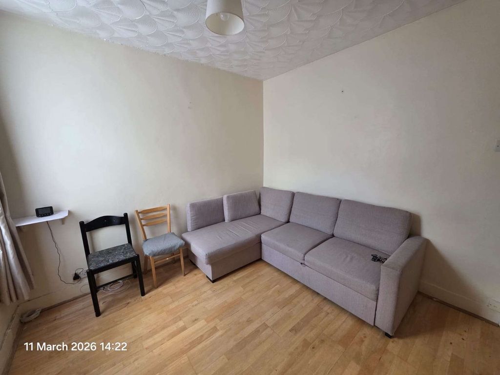 Property photo 2 of 7 Gallery