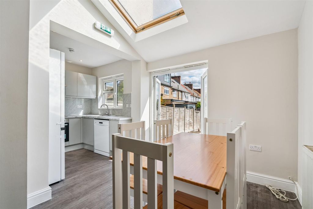 Property photo 3 of 13