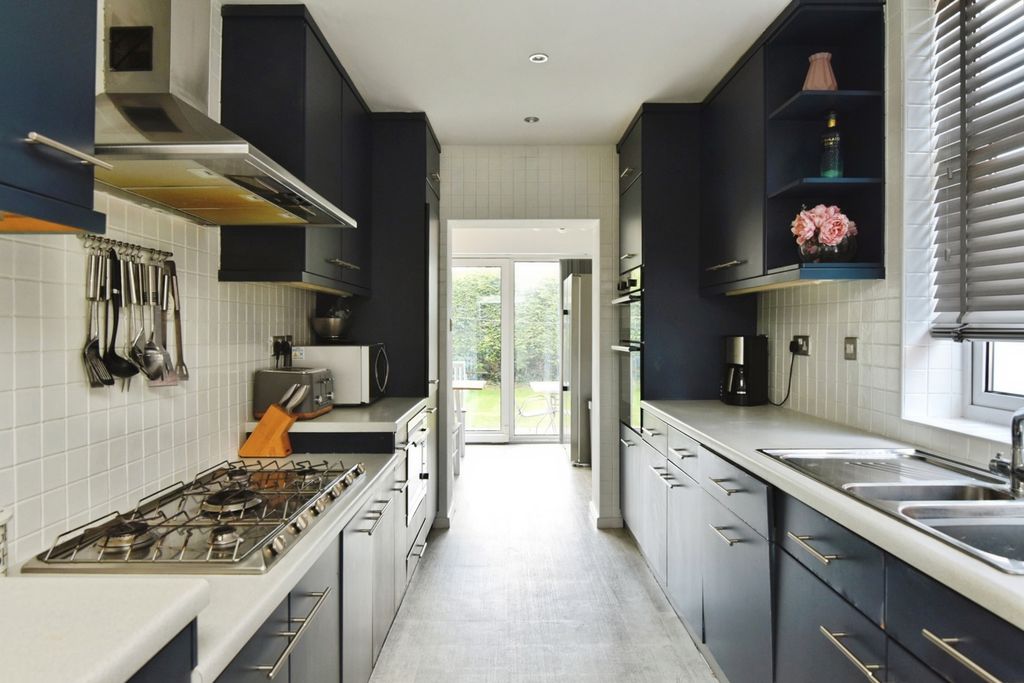 Property photo 3 of 20 Photo