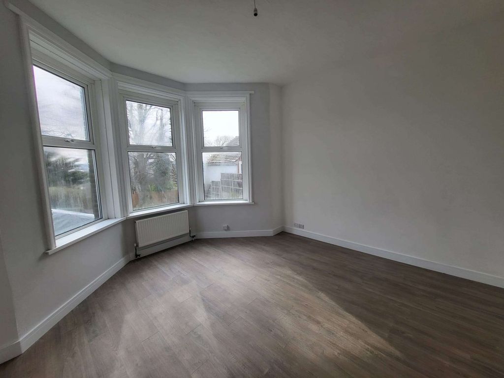 Property photo 2 of 10 Large Studio Space