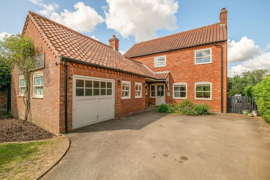 Property photo 3 of 51
