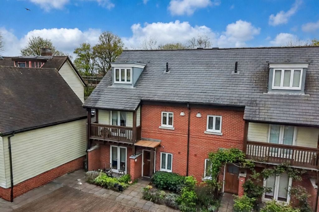 Property photo 1 of 17 External