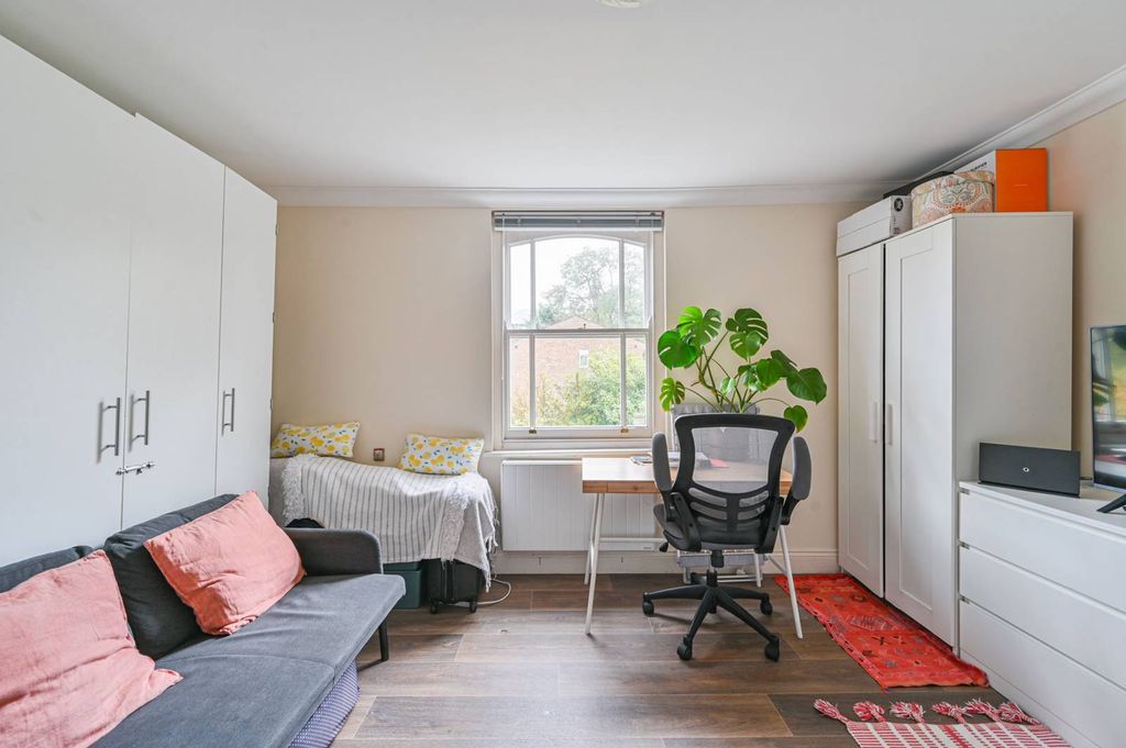 Property photo 3 of 10