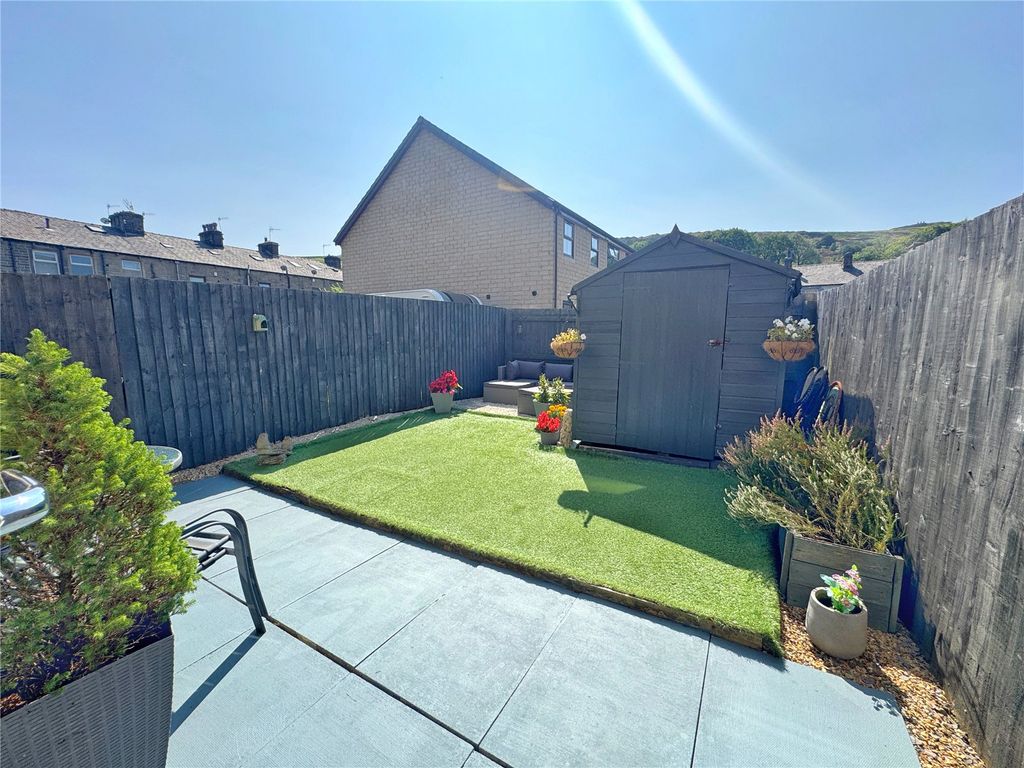 Property photo 1 of 19 Sw Facing Garden