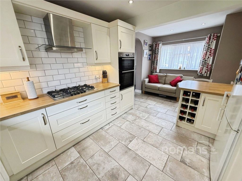 Property photo 2 of 23 Pbox-Img.Jpg