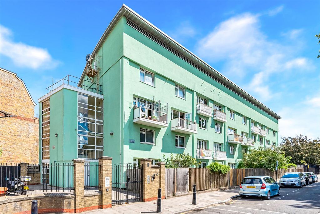 Property photo 1 of 16 Apollo House