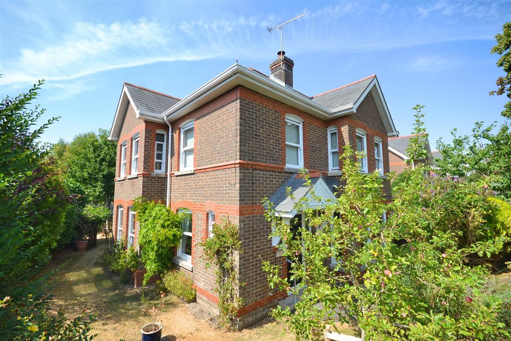Property photo 1 of 29 95.Png